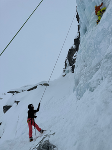 Initiation cascade de glace dans les Pyrénées