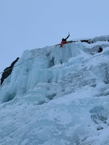 Initiation cascade de glace dans les Pyrénées